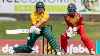 South Africa defeats Zimbabwe; lifts the Tri-Series title